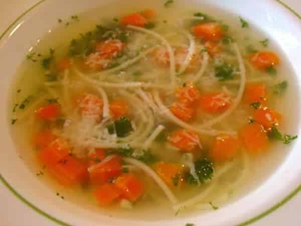 Bouillon de poulet aux vermicelles au Thermomix : recette facile