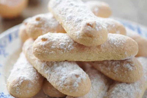 Biscuits à la cuillère au Thermomix : recette facile pour charlottes et tiramisu