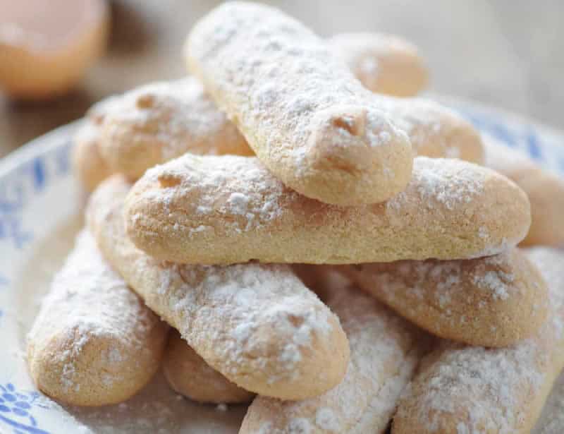 Biscuits à la cuillère au Thermomix : recette facile pour charlottes et tiramisu