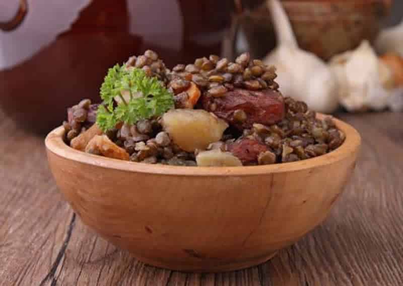 Saucisses aux lentilles et pommes de terre au Thermomix : recette facile