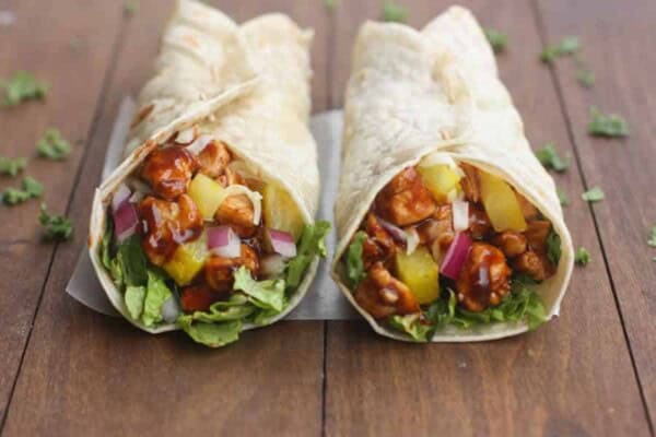 Wrap ou tortilla au poulet : recette fraîche et facile