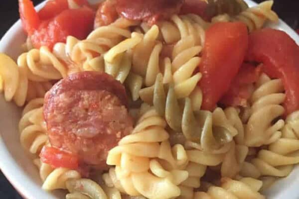 Rougail Saucisse et ses Pâtes au Cookeo – Recette Facile et Rapide