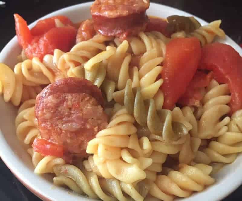 Rougail Saucisse et ses Pâtes au Cookeo – Recette Facile et Rapide