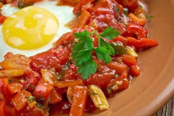 Chakchouka aux Œufs au Thermomix : Recette Facile et Colorée