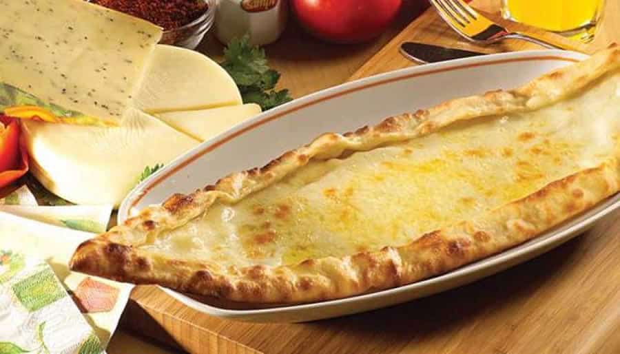 Pide aux Fromages au Thermomix – Recette Facile de Pizza Turque