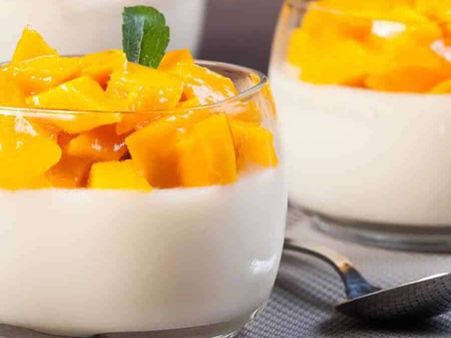 Mousse à la Vanille et Mangue Caramélisés au Thermomix : Recette Facile