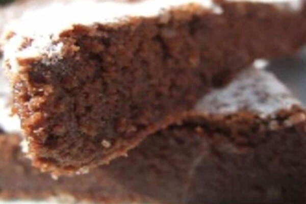 Gâteau moelleux au chocolat et amandes au thermomix