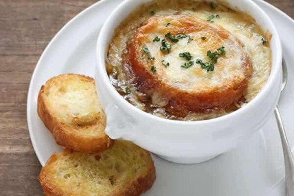 Soupe à l’oignon gratinée au Thermomix