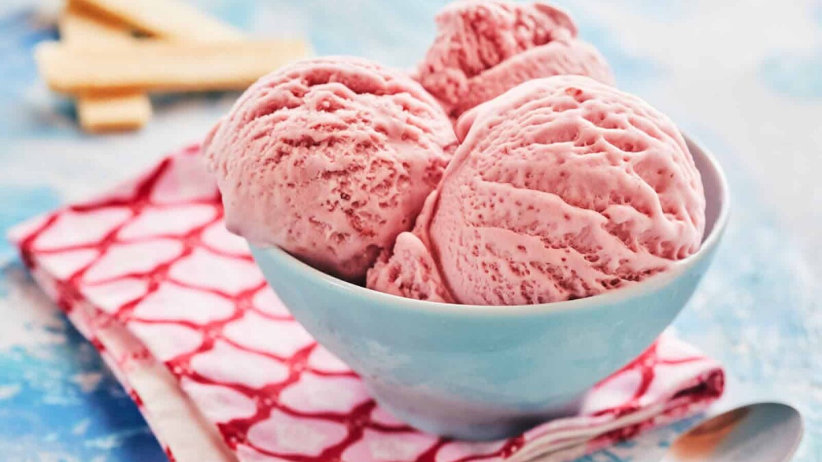 Glace au yaourt et aux fraises WW