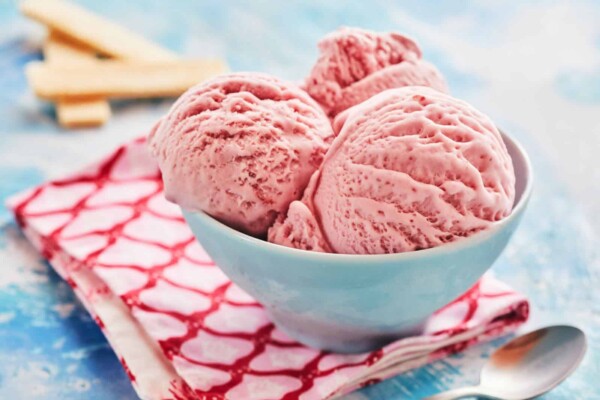 Glace au yaourt et aux fraises WW