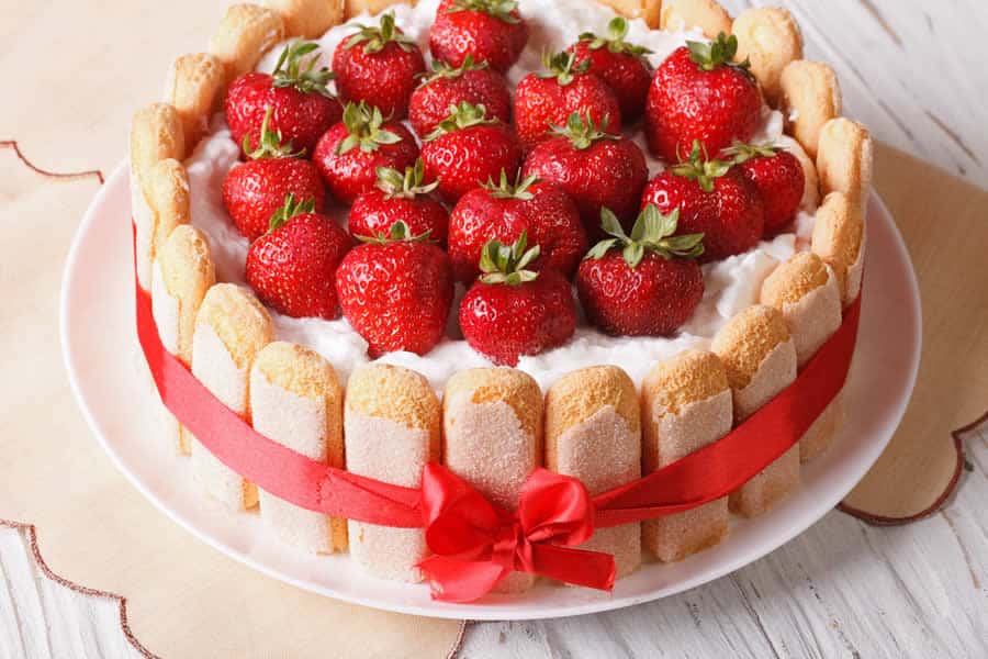 Charlotte aux fraises facile