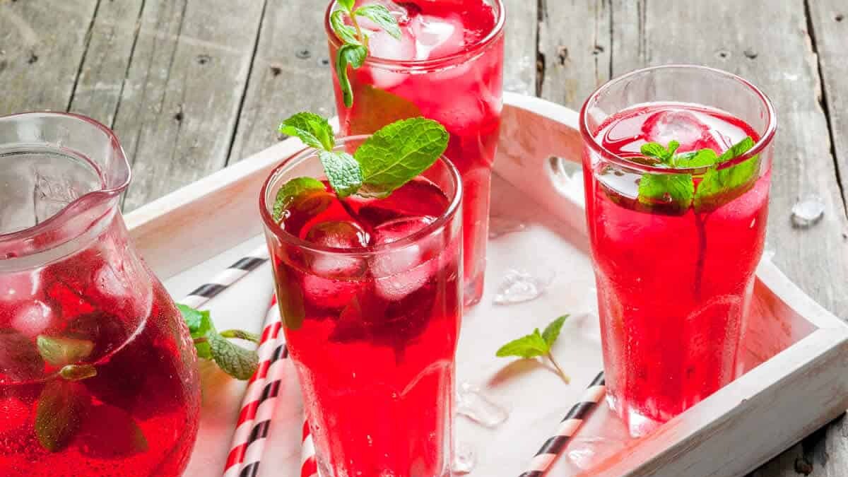Thé glacé à la fraise au Thermomix : Une boisson rafraîchissante pour combattre la chaleur de l'été !