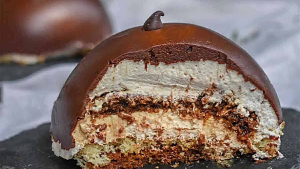 Dôme au chocolat et son cœur croustillant praliné au Thermomix : Un vrai délice !
