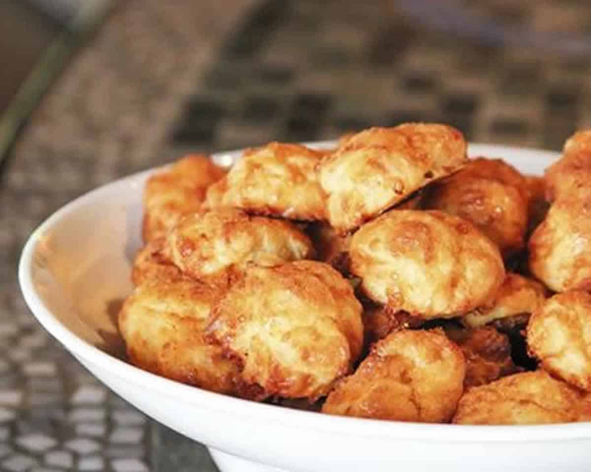 Gougères apéritives au surimi (Noël)