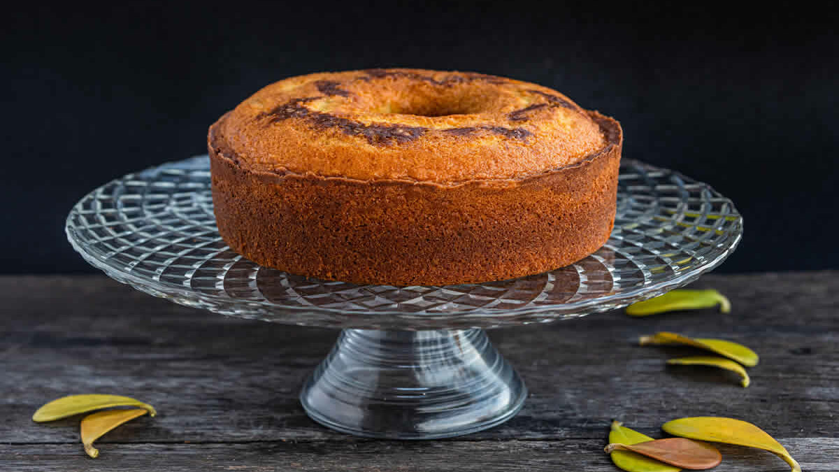 Gâteau moelleux aux dattes à l'orange : Un dessert exquis et invitant