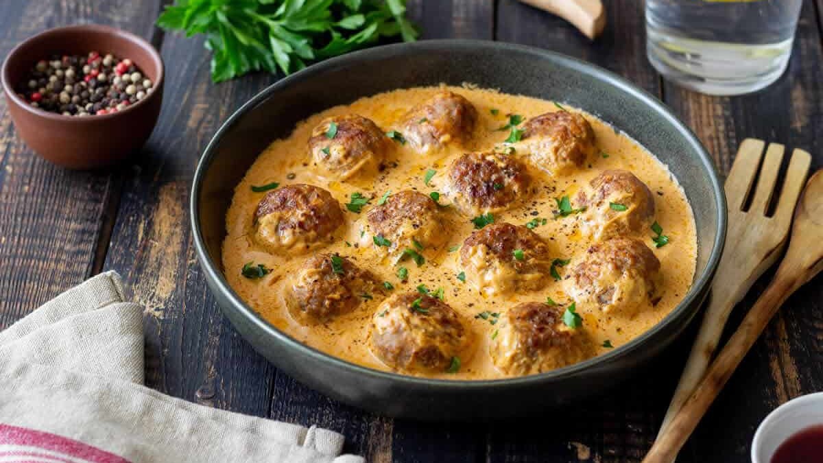 Boulettes de viande à la suédoise : Une symphonie de saveurs