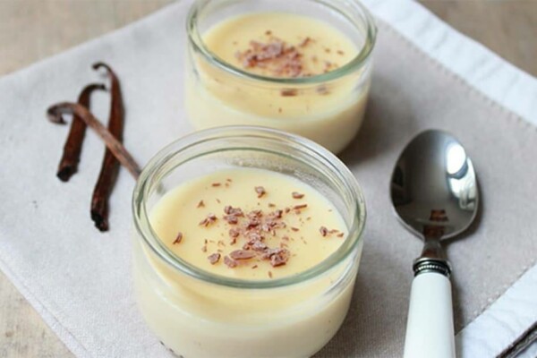 Crème dessert à la vanille : Un dessert crémeux et délicieux