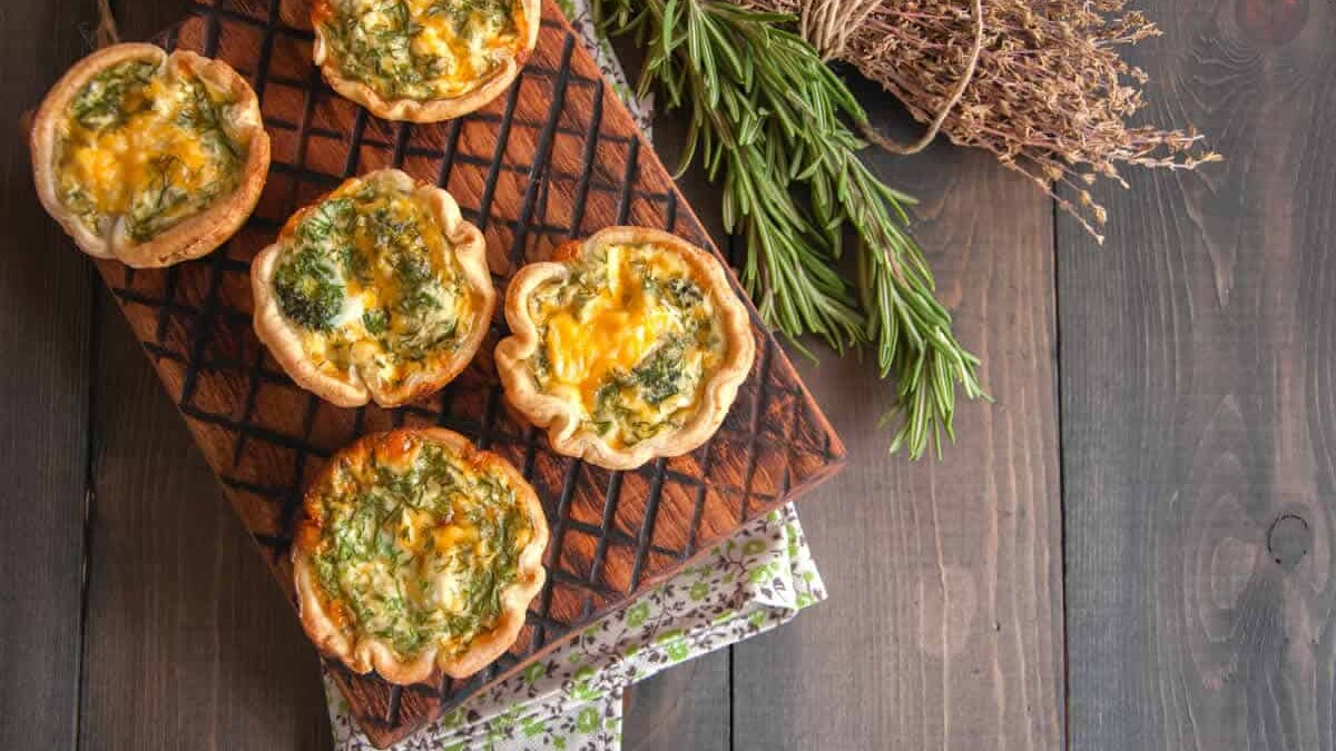 Mini-quiches aux légumes de printemps : Parfaites pour un apéritif de Pâques
