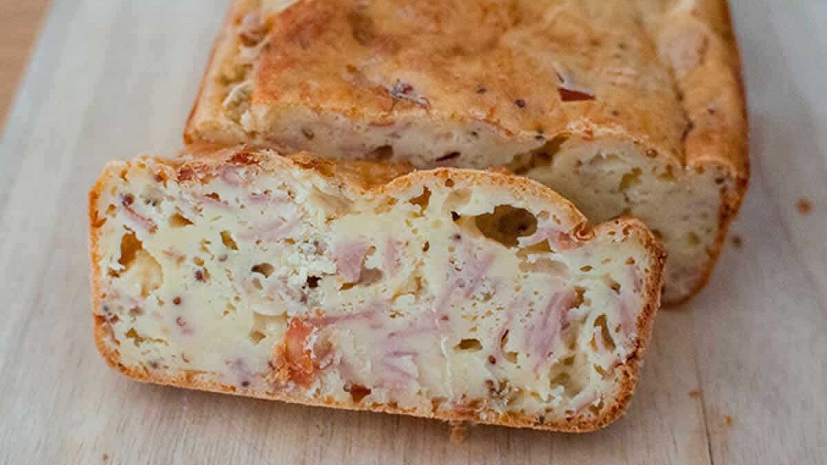 Cake au fromage à raclette et au jambon : Délicieux et incroyablement facile à réaliser