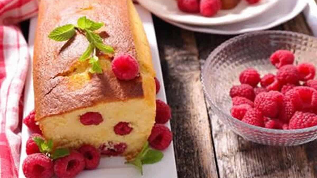 Gâteau léger à la framboise : Un délice aéré et savoureux