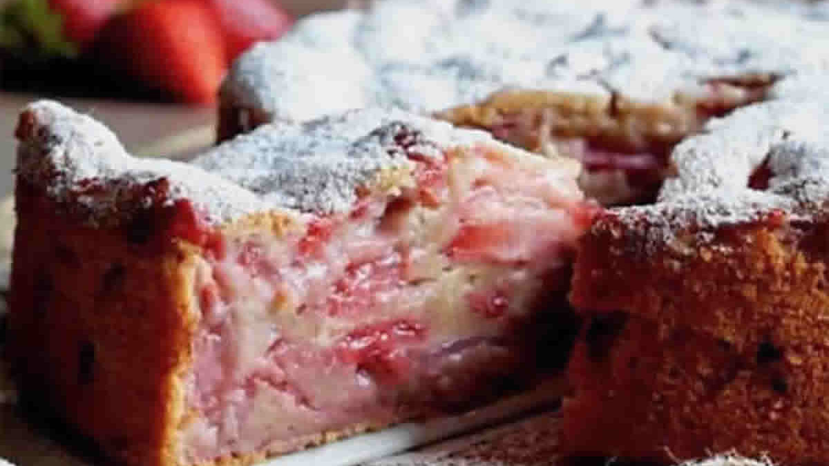 Invisible aux pommes et fraises : Un dessert fruité irrésistible