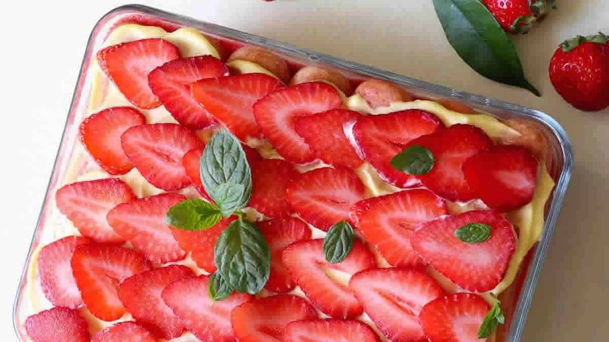 Tiramisu aux fraises et au chocolat blanc : Un dessert italien réinventé