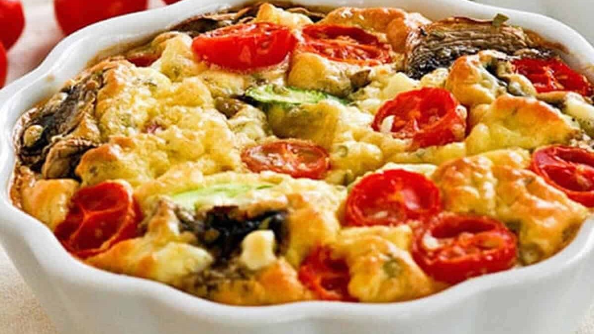 Clafoutis aux courgettes, champignons et tomates cerises : Un plat simple et délicieux