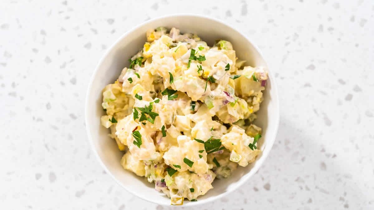 Salade Irlandaise de pomme de terre - Parfaitement rafraîchissante et savoureuse