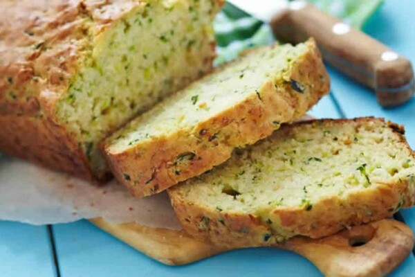 Cake à la courgette et à la vache qui rit - Un savoureux mélange pour régaler petits et grand