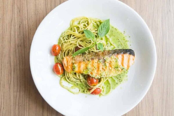 Pâtes au saumon et pesto : Une fusion divinement gourmande