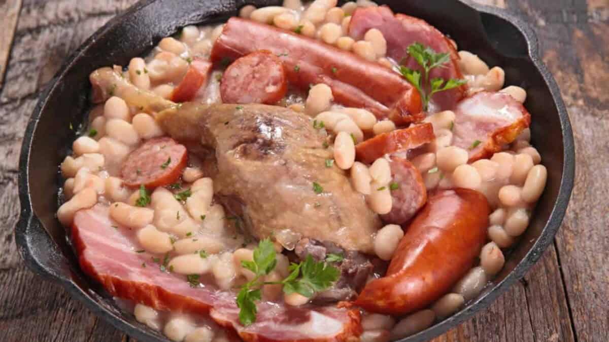 Cassoulet traditionnel : Une explosion de saveurs du Sud-Ouest