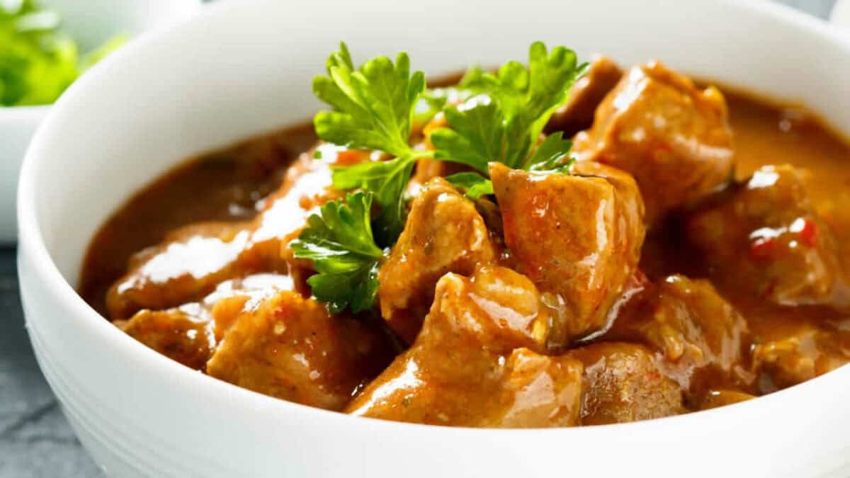 Goulash de bœuf : Un plat succulent et savoureux