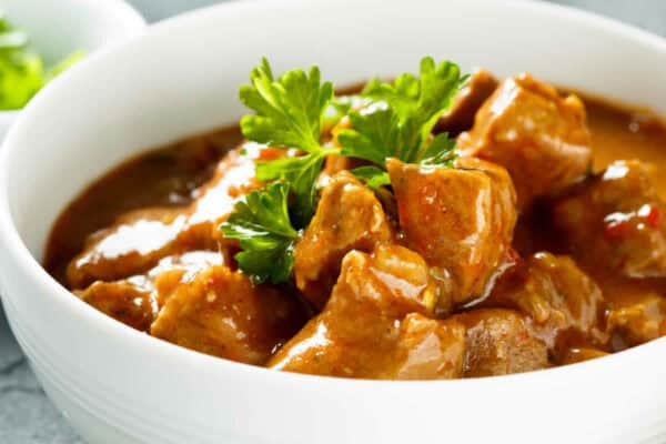 Goulash de bœuf : Un plat succulent et savoureux
