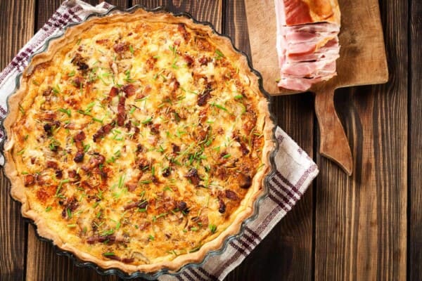Tarte aux poireaux et aux lardons – Le délice qui réchauffe le cœur!
