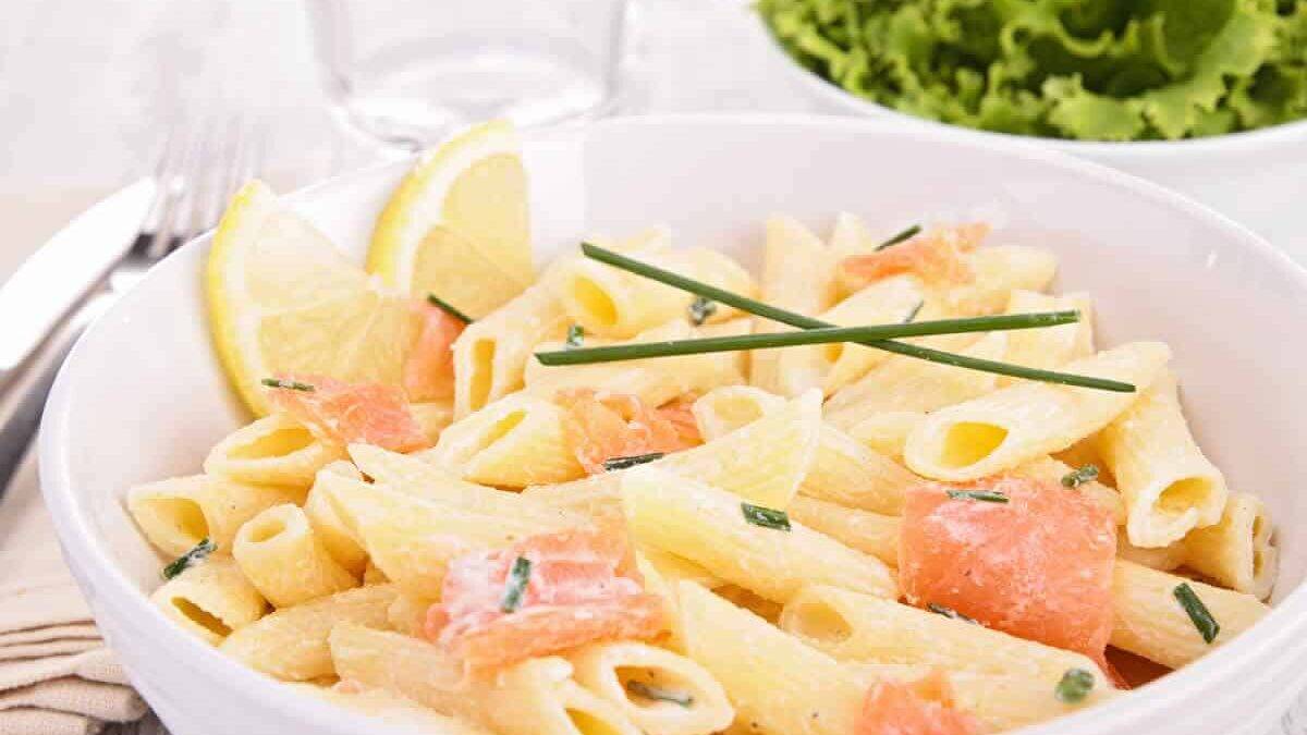 Évasion gourmande: Pâtes au saumon à la crème et aneth