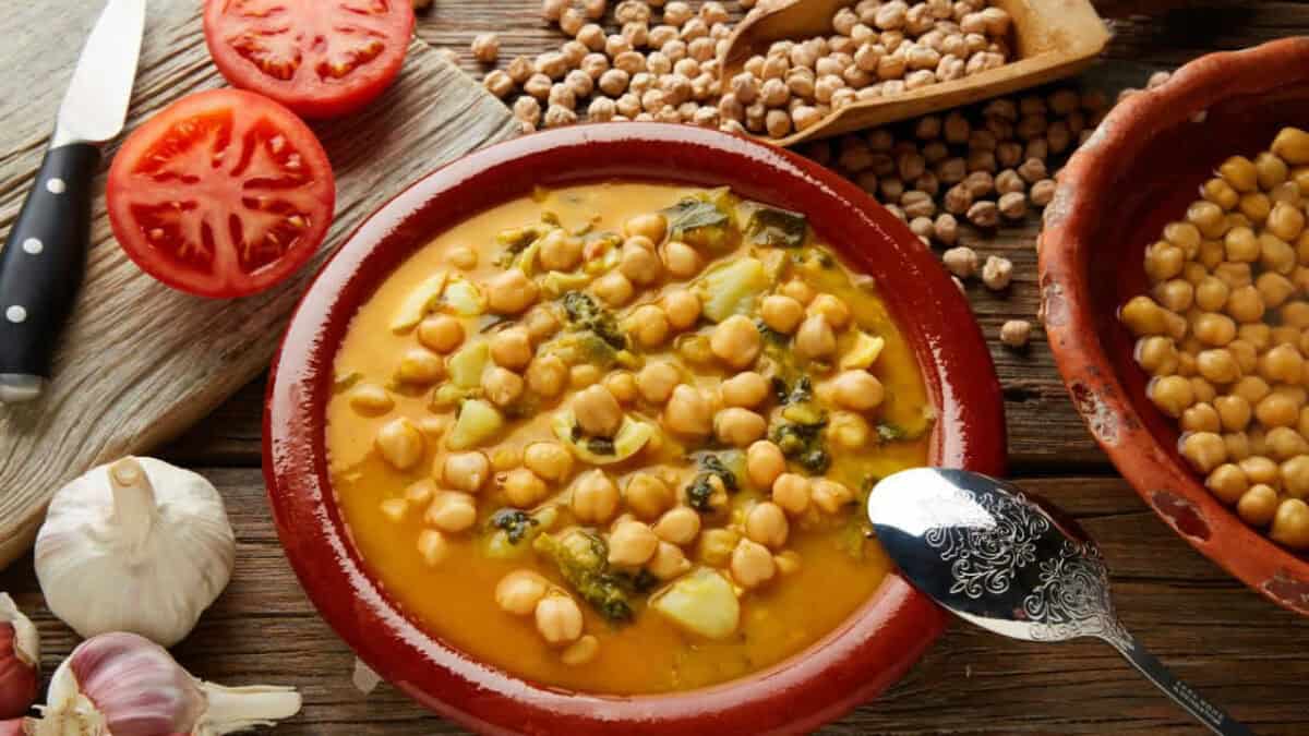 Soupe de pois chiche espagnole : Un délice réconfortant