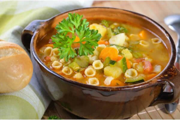 Minestrone la soupe d'hiver italienne