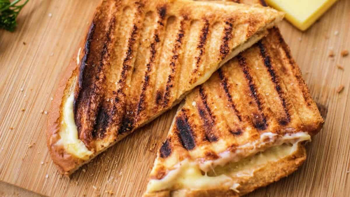 Croque Monsieur aux 4 fromages : Une variante gourmande et sophistiquée