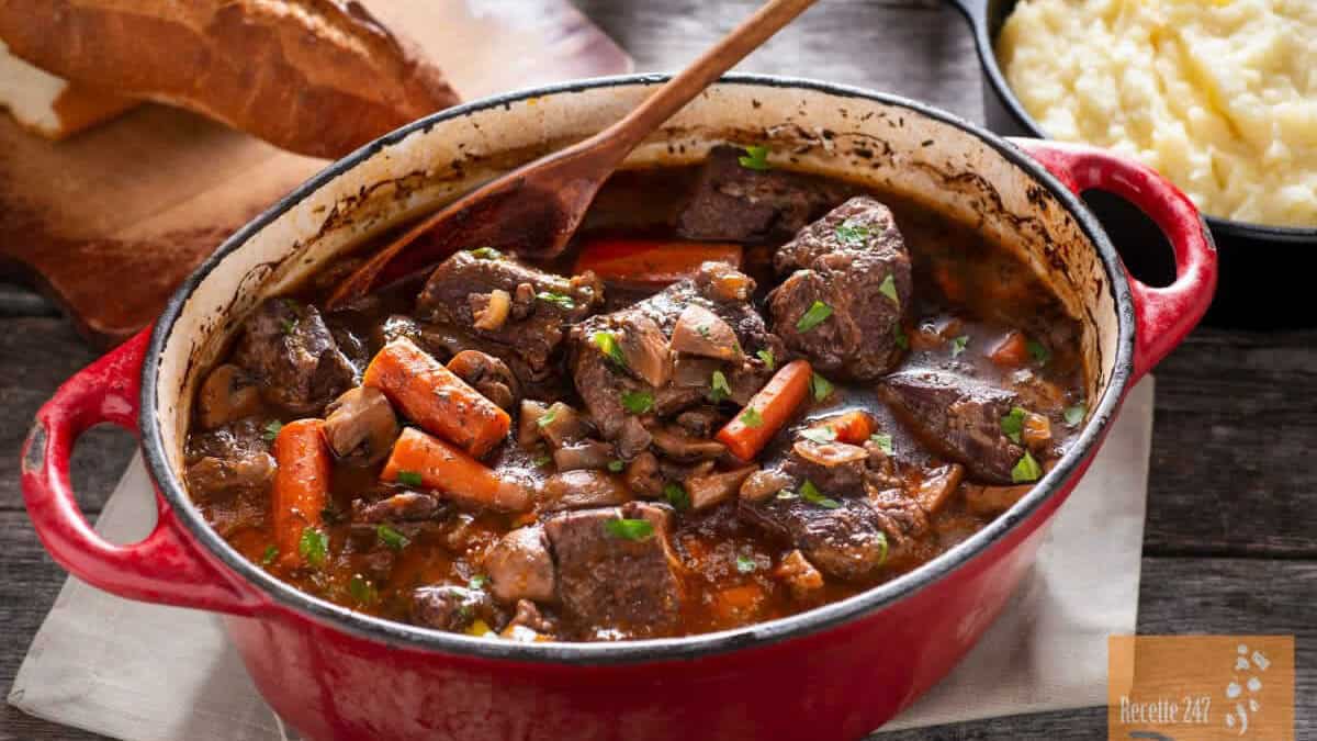 Bœuf bourguignon à l'ancienne: Un Voyage Culinaire en Bourgogne
