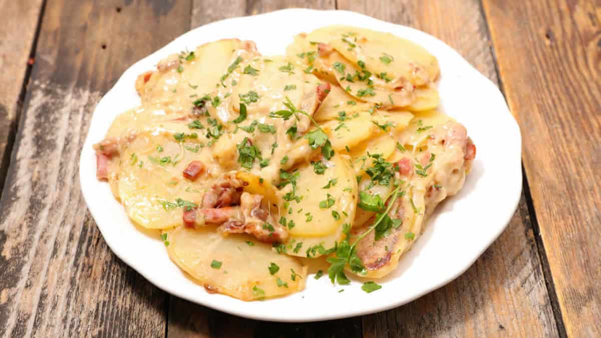 Truffade Traditionnelle Auvergnate: Un délice régional réconfortant