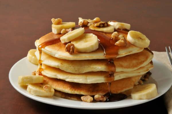 Pancakes Moelleux Sans Œufs : Un Délice Vegan en 15 Minutes !