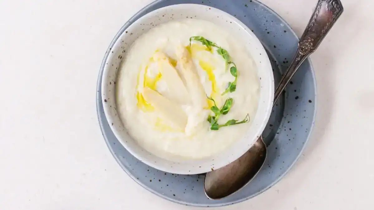 Soupe d'asperges blanches