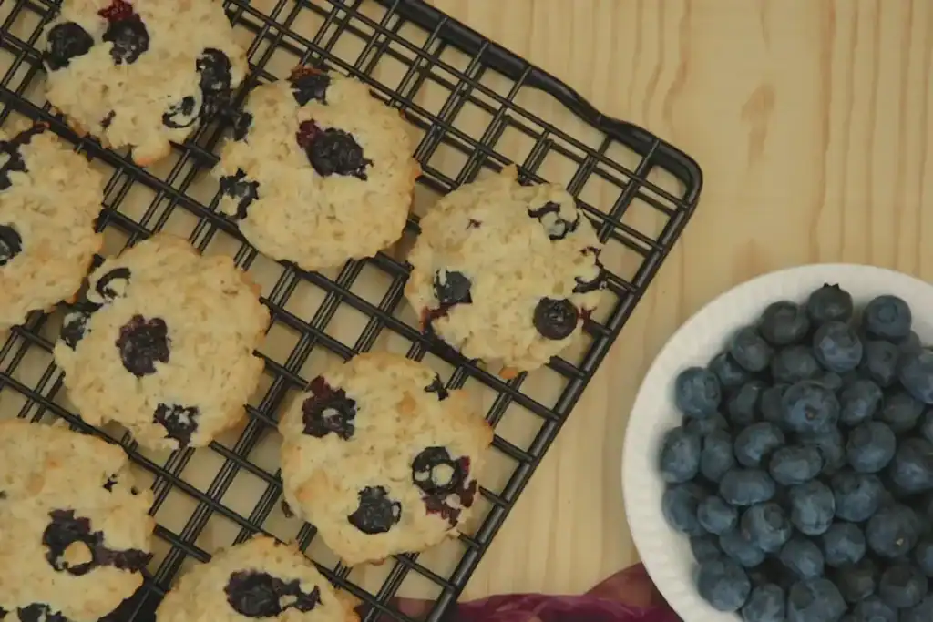 Biscuits aux myrtilles et au citron