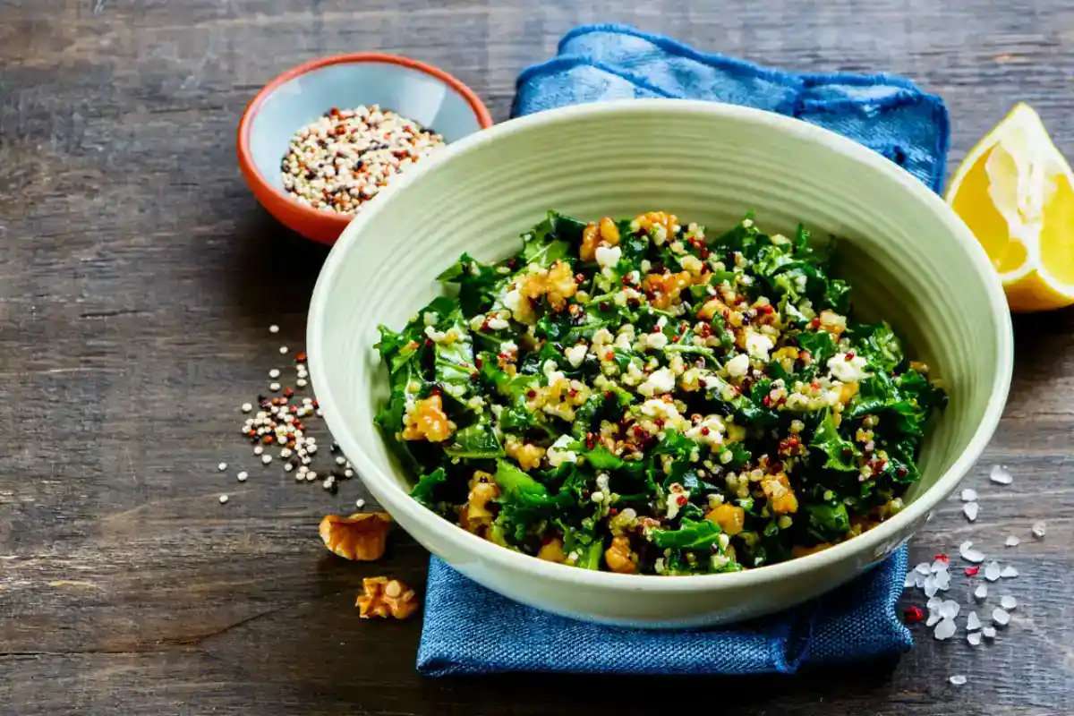 Salade quinoa-kale croquante