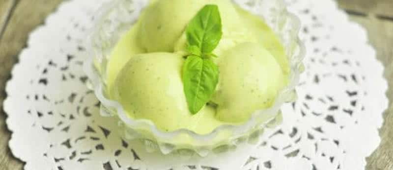 Crème glacée citron vert et basilic au Thermomix : recette originale