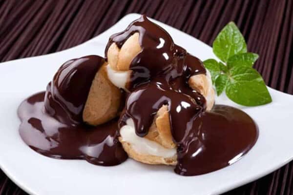 Profiteroles au chocolat au Thermomix : recette classique facile