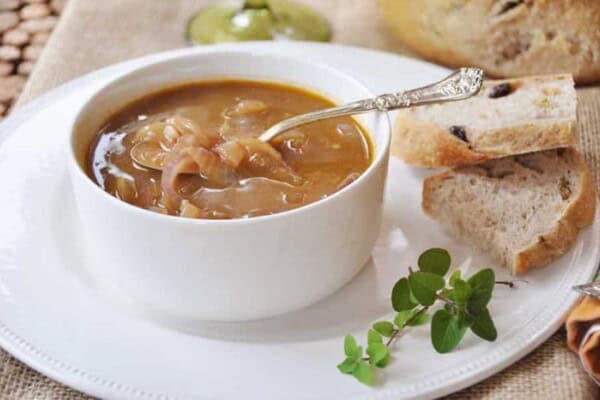 Soupe à l'oignon au Cookeo, gratinée et réconfortante