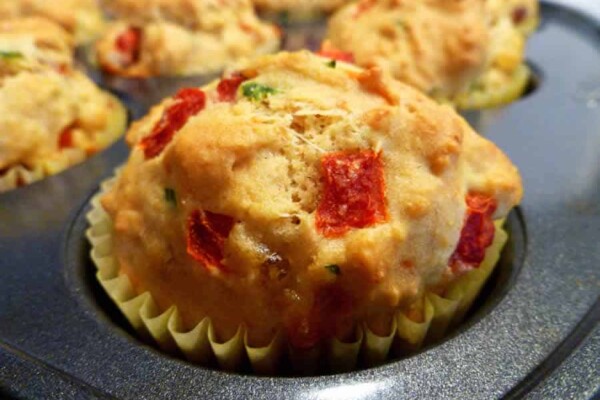 Muffins au Mozzarella et Poivrons au Thermomix : Recette Apéritive