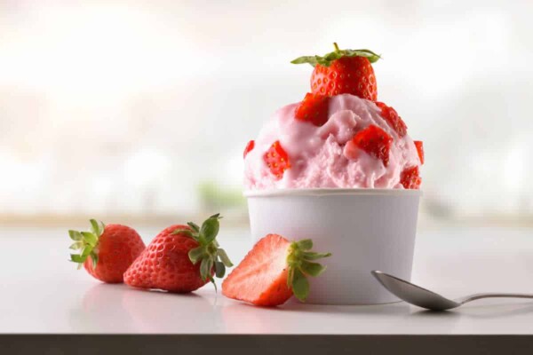 Glace au yaourt et aux fraises au Thermomix : Un délice ! Glace au yaourt et aux fraises au Thermomix : Un délice !