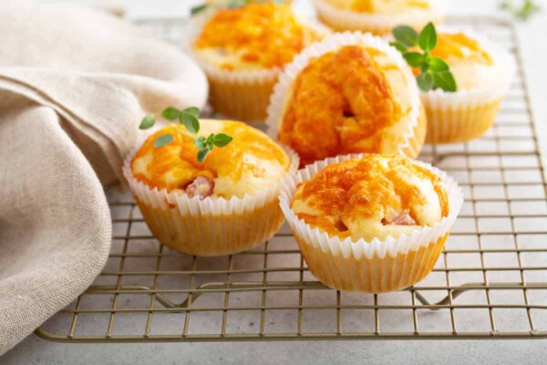 Mini cake au jambon et vache qui rit au Thermomix : Saveur est une vraie gâterie ! Mini cake au jambon et vache qui rit au Thermomix : Saveur est une vraie gâterie !